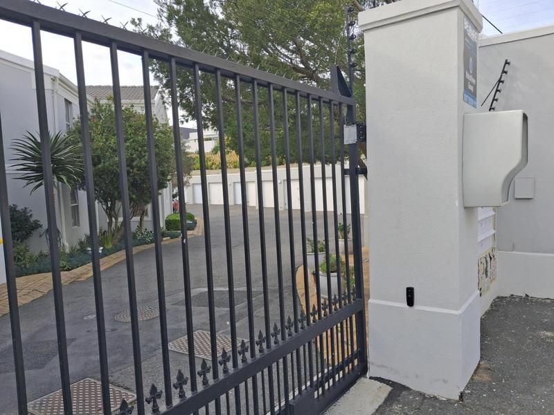 To Let 2 Bedroom Property for Rent in Vredehoek Western Cape